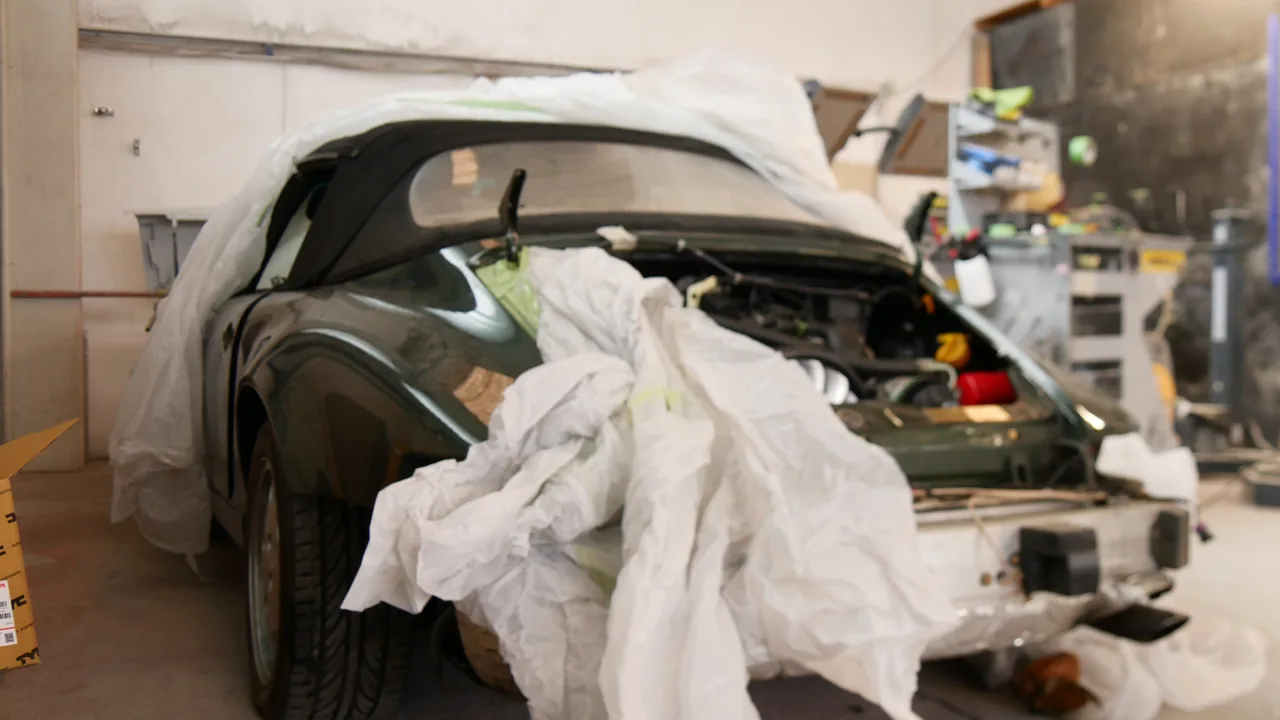 Porsche 911 Cabriolet, vorderer Kofferraum abgeklebt und vorbereitet